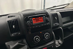 valkoinen Peugeot Boxer 2023 kuva 16.