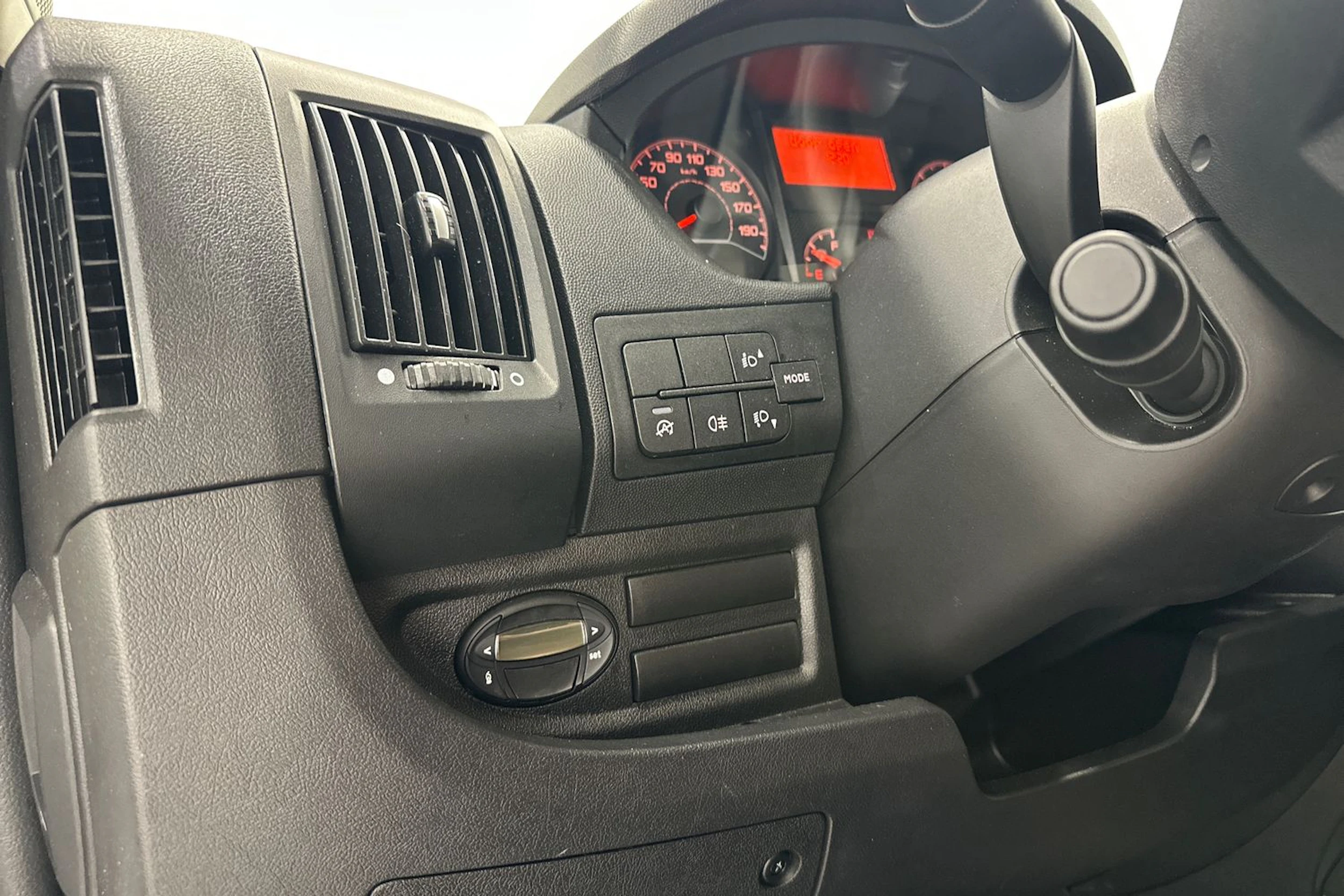 valkoinen Peugeot Boxer 2023 kuva 20.
