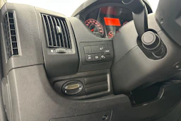 valkoinen Peugeot Boxer 2023 kuva 20.
