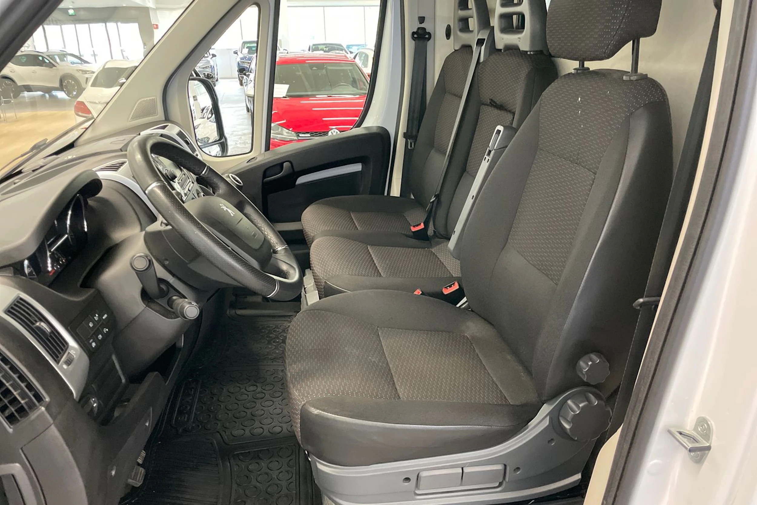 Valkoinen Peugeot BOXER 2023 kuva 12.