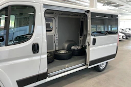 Valkoinen Peugeot BOXER 2023 kuva 18.