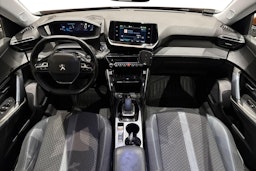 oranssi Peugeot e-2008 2020 kuva 7.