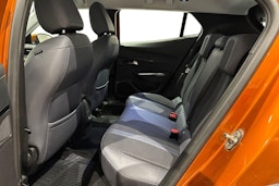 oranssi Peugeot e-2008 2020 kuva 8.
