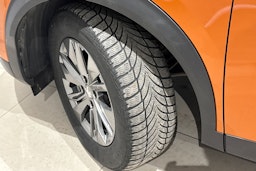 oranssi Peugeot e-2008 2020 kuva 10.