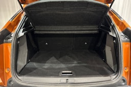 oranssi Peugeot e-2008 2020 kuva 12.