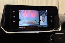 oranssi Peugeot e-2008 2020 kuva 17.