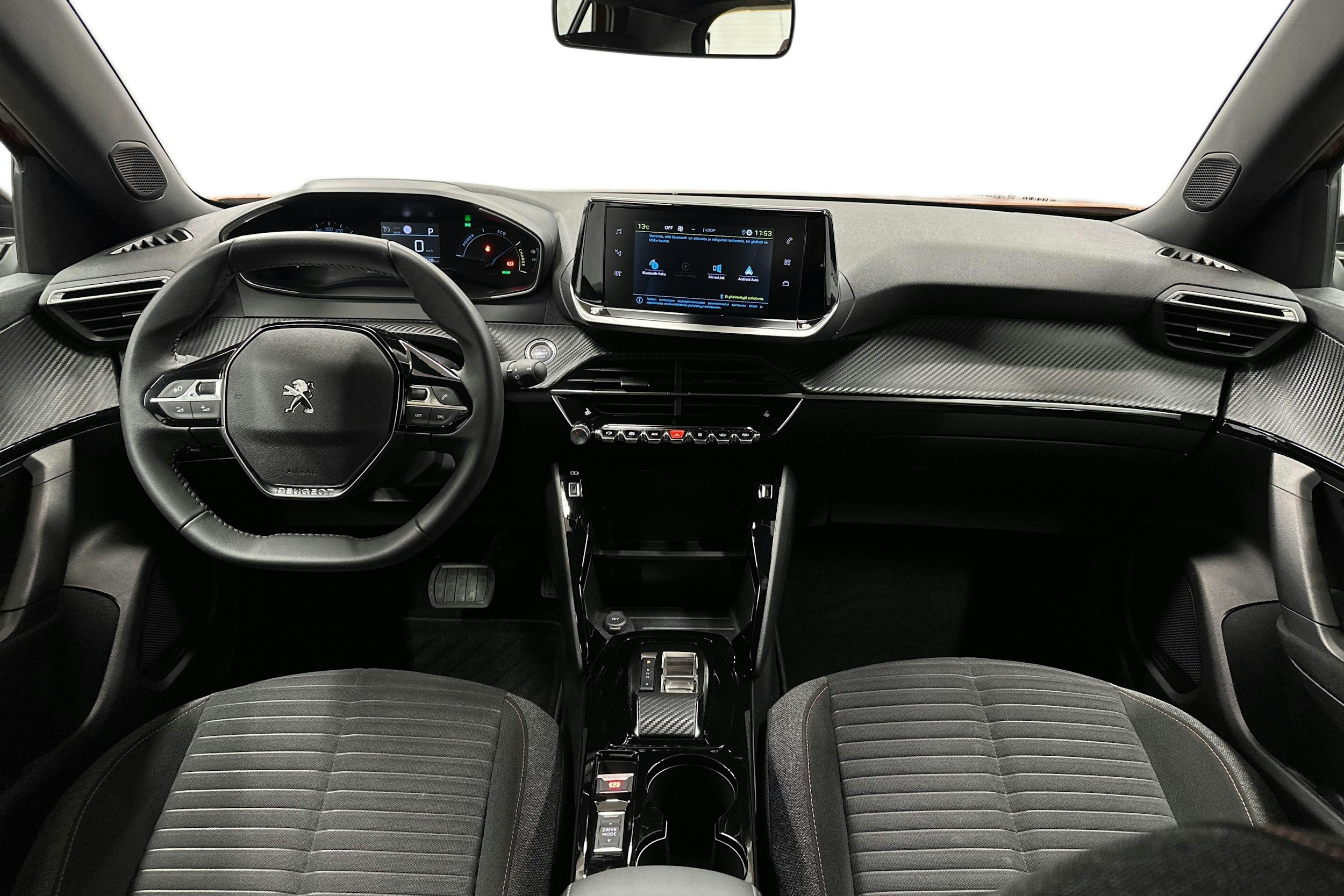 oranssi Peugeot e-2008 2023 kuva 7.