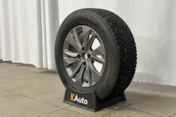 oranssi Peugeot e-2008 2023 kuva 10.