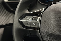 oranssi Peugeot e-2008 2023 kuva 14.