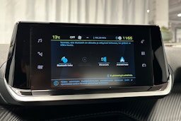 oranssi Peugeot e-2008 2023 kuva 17.