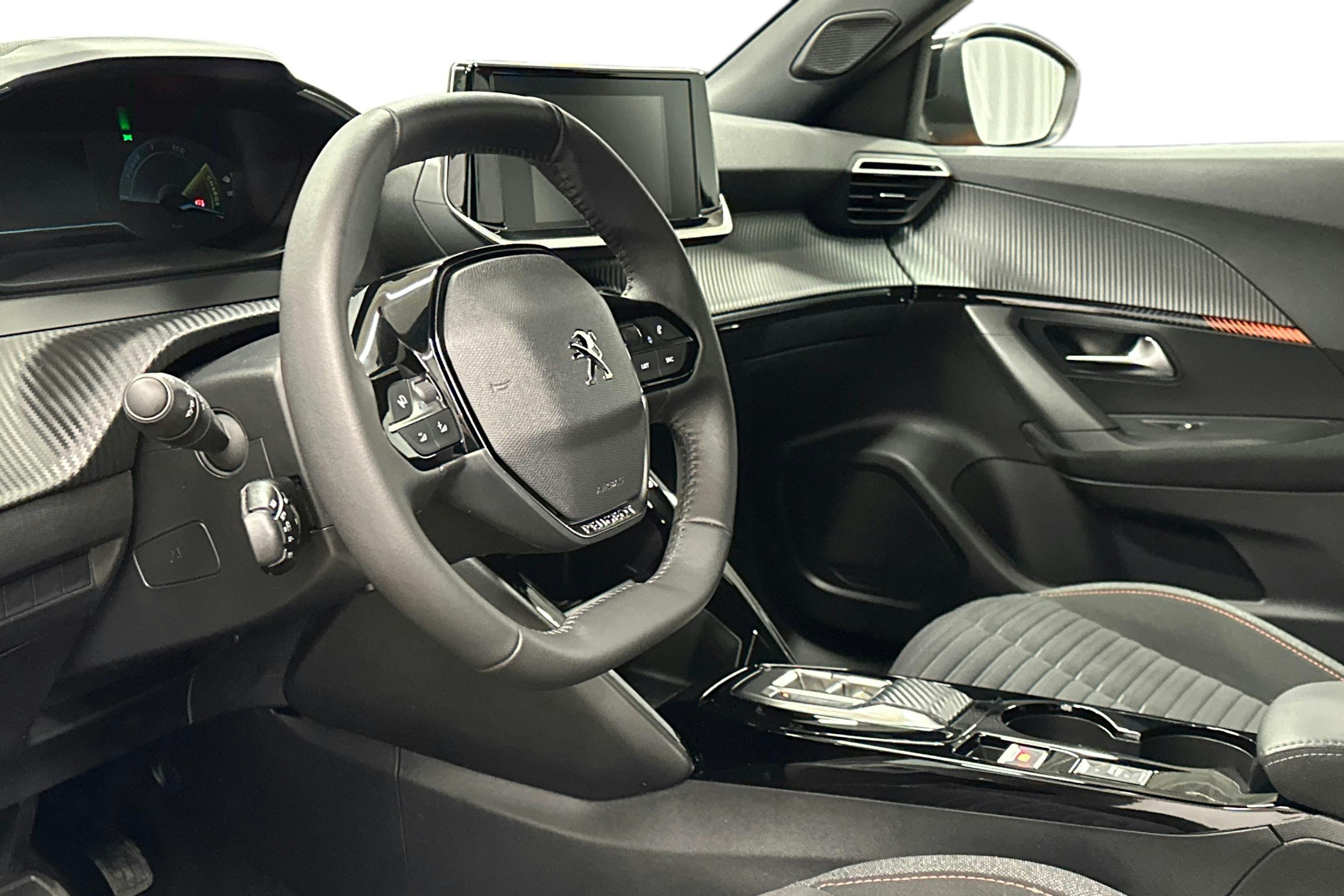 oranssi Peugeot e-2008 2023 kuva 7.