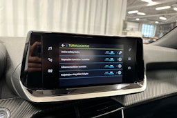 oranssi Peugeot e-2008 2023 kuva 21.