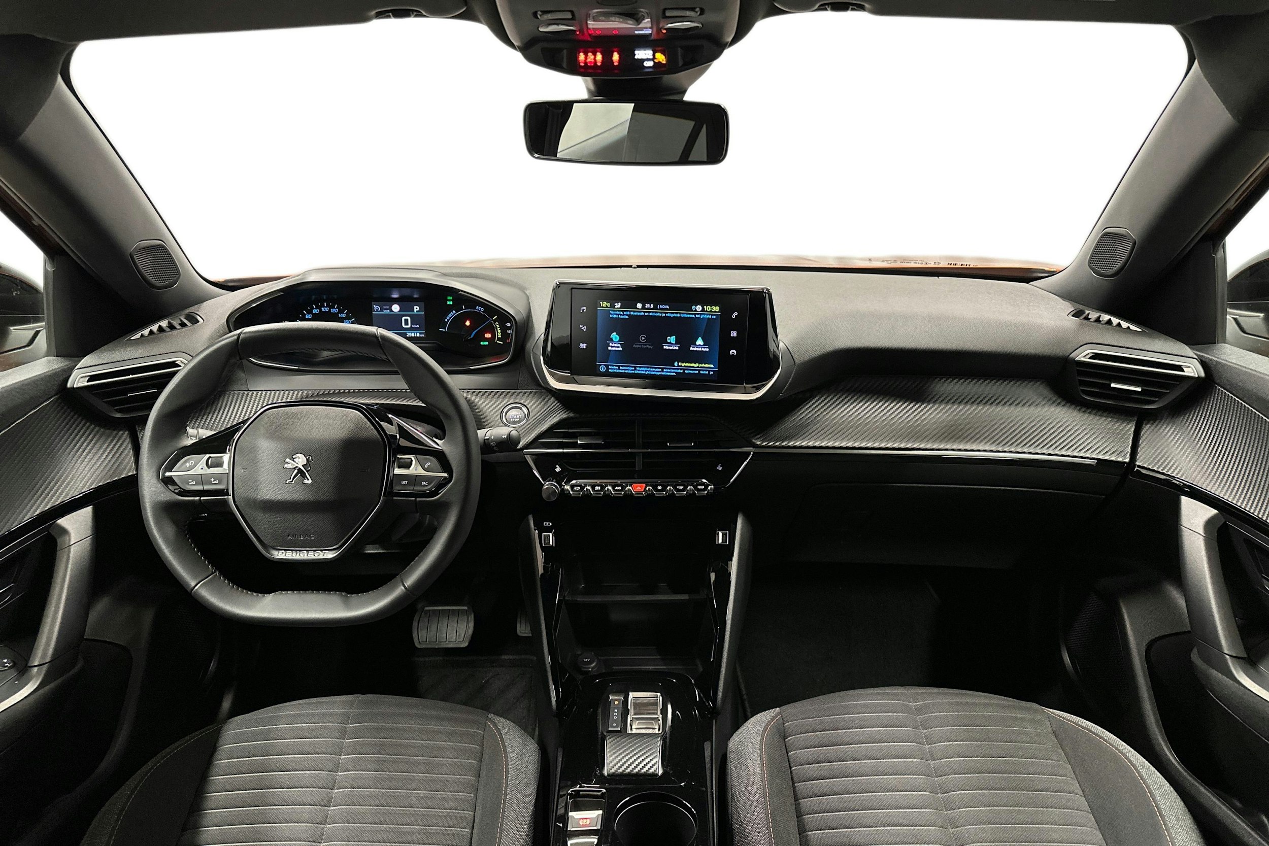 oranssi Peugeot e-2008 2023 kuva 9.