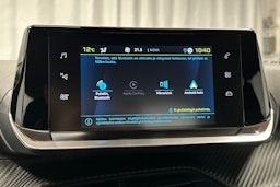 oranssi Peugeot e-2008 2023 kuva 20.