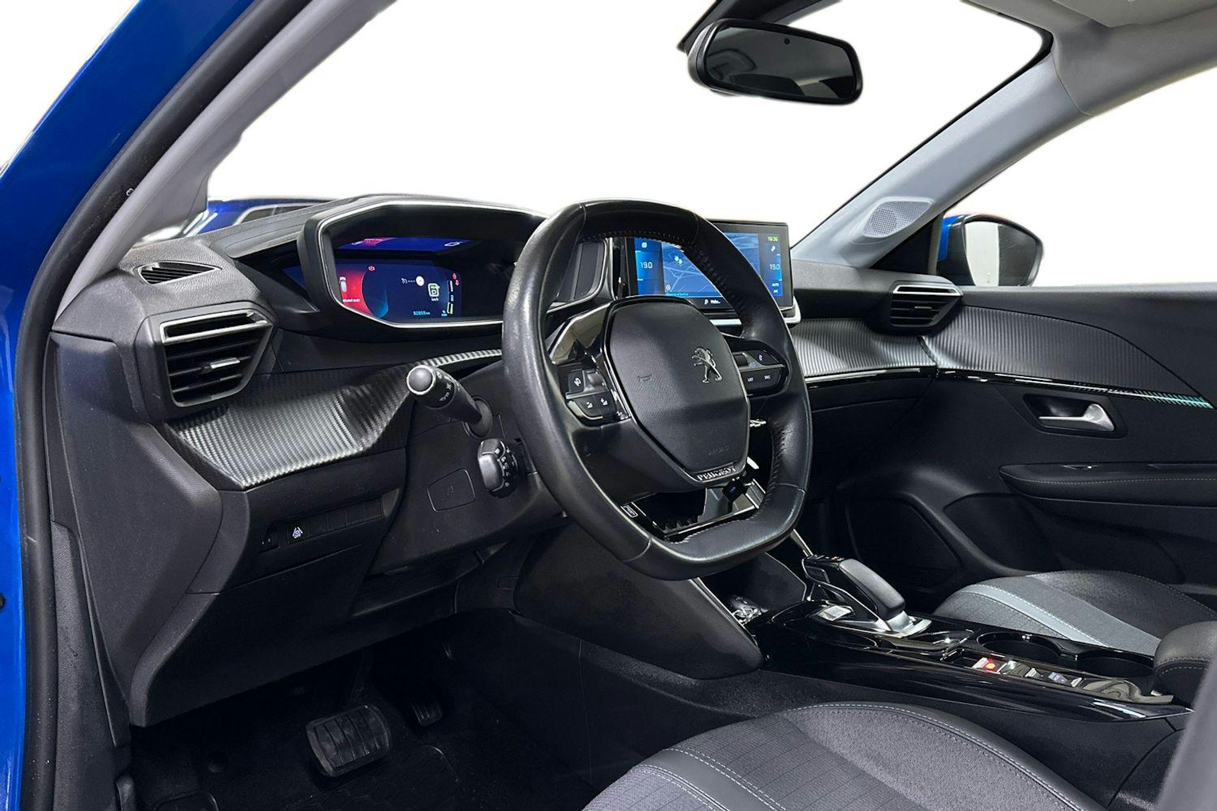 sininen Peugeot e-208 2020 kuva 7.