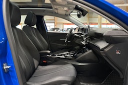 sininen Peugeot e-208 2020 kuva 14.