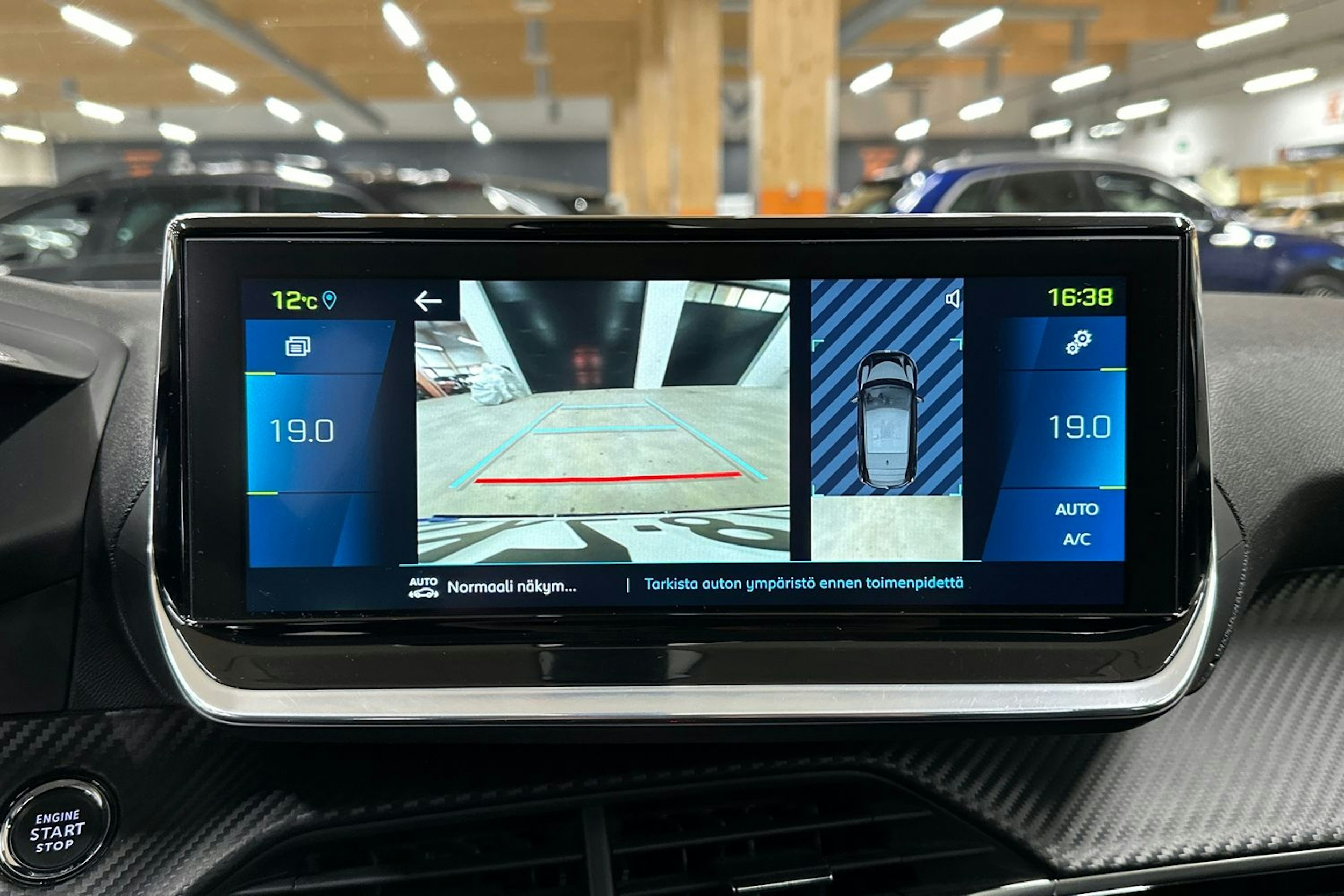 sininen Peugeot e-208 2020 kuva 18.