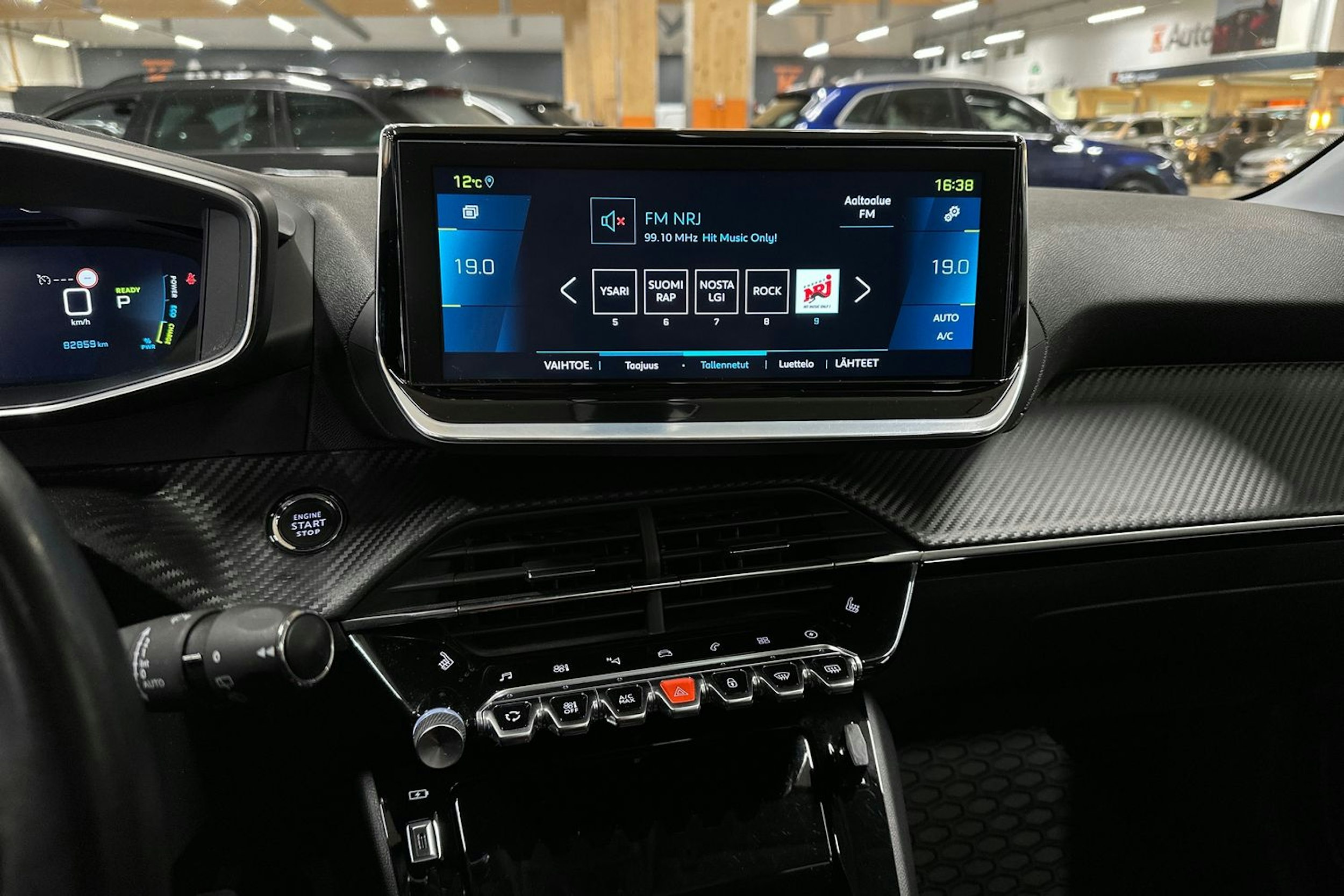 sininen Peugeot e-208 2020 kuva 20.