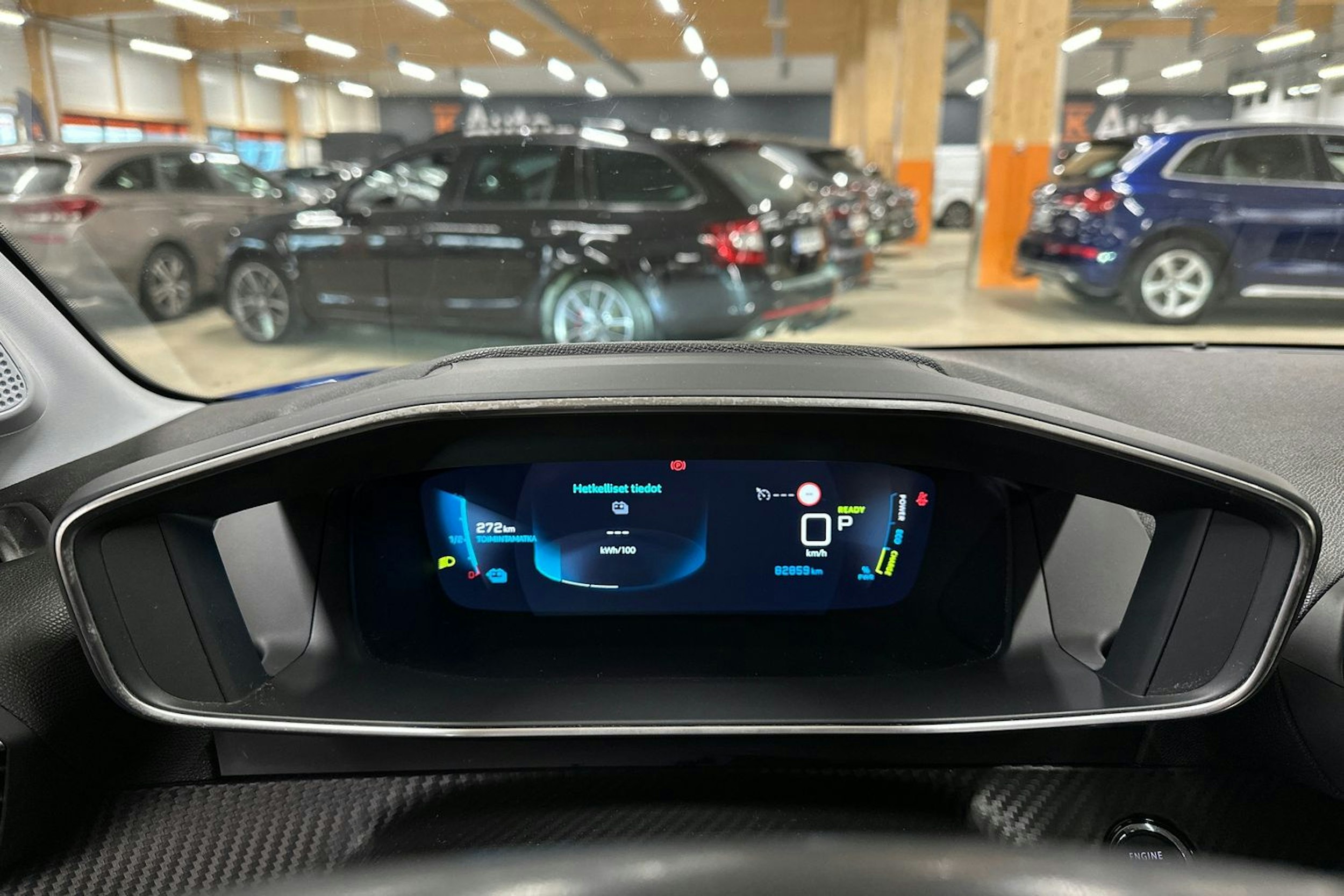 sininen Peugeot e-208 2020 kuva 22.