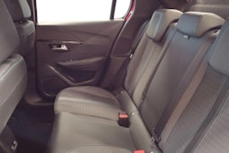 Punainen Peugeot e-208 2021 kuva 10.