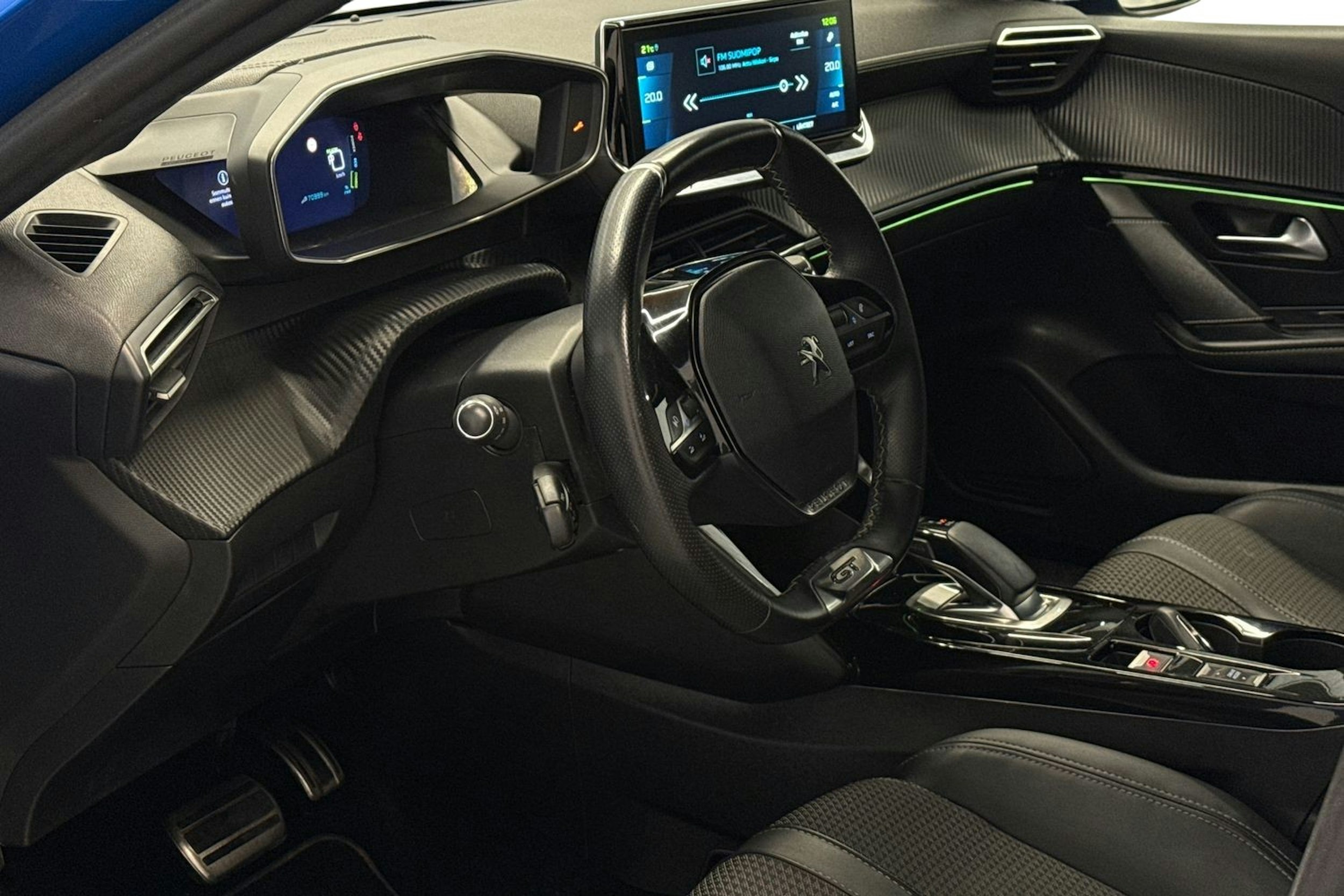 sininen Peugeot e-208 2021 kuva 7.