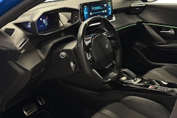 sininen Peugeot e-208 2021 kuva 7.
