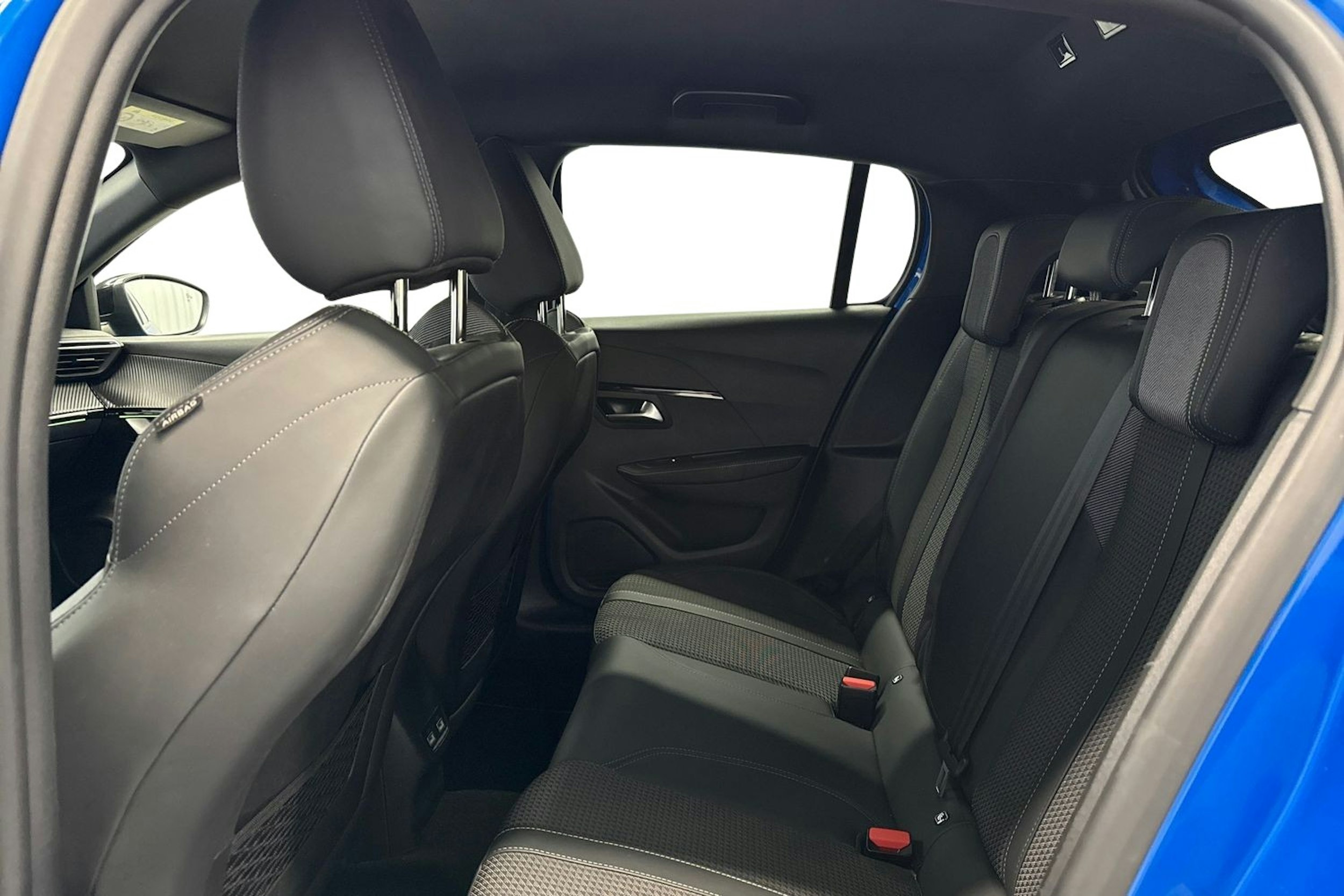 sininen Peugeot e-208 2021 kuva 10.