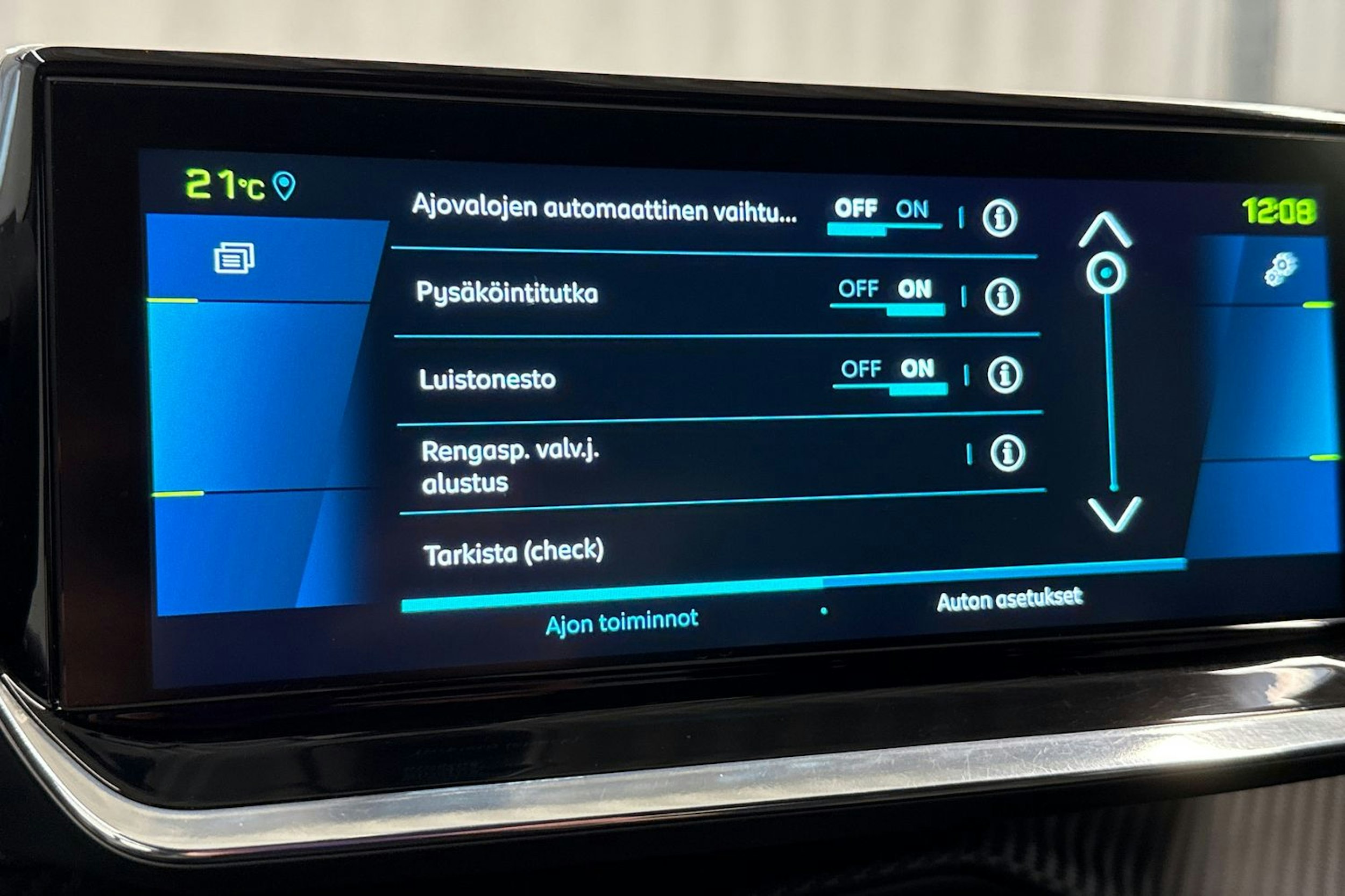 sininen Peugeot e-208 2021 kuva 19.