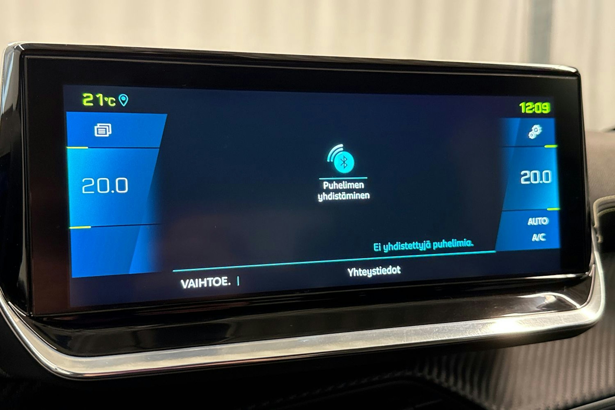 sininen Peugeot e-208 2021 kuva 22.