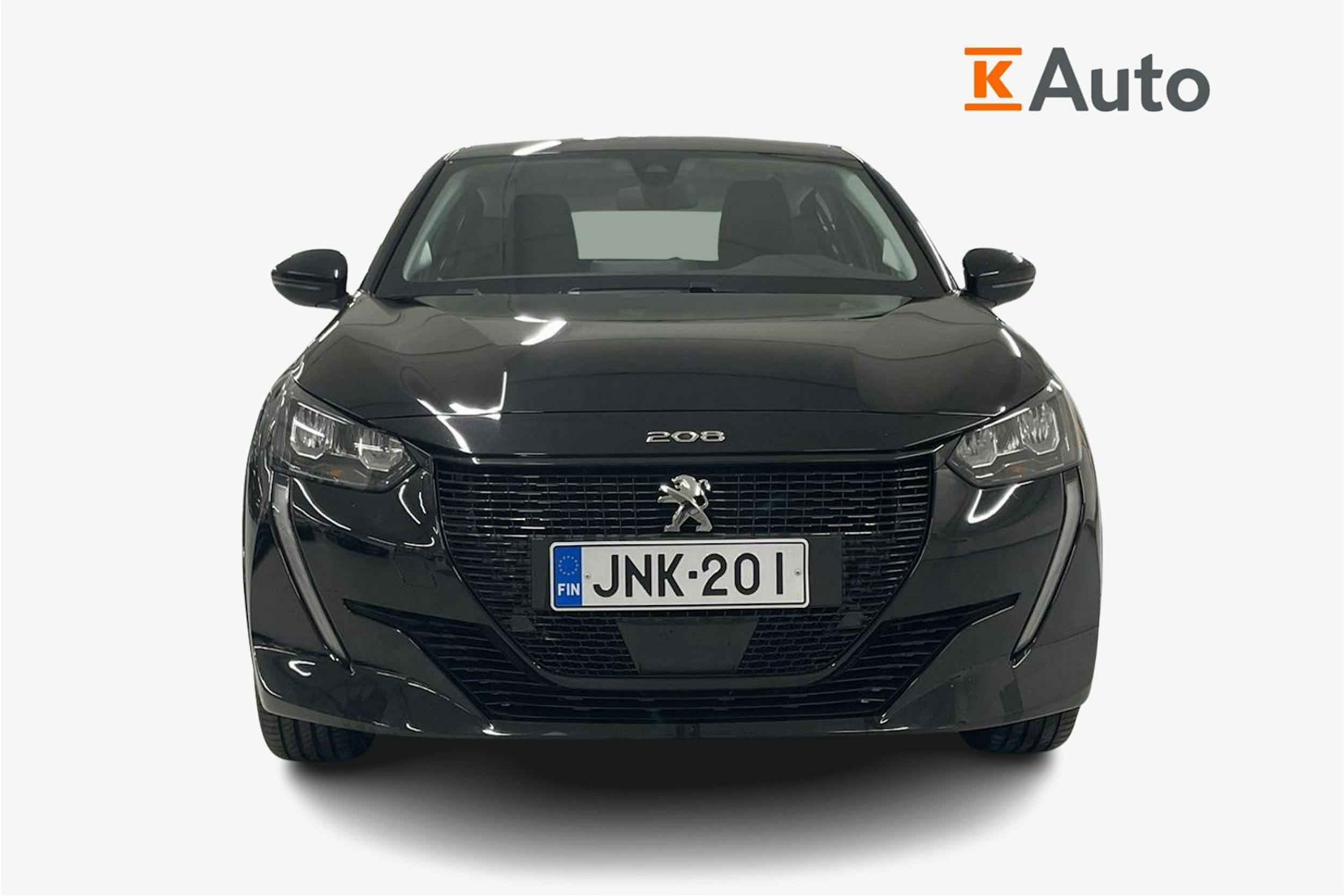 Musta Peugeot e-208 2021 kuva 5.