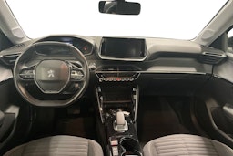 Musta Peugeot e-208 2021 kuva 9.