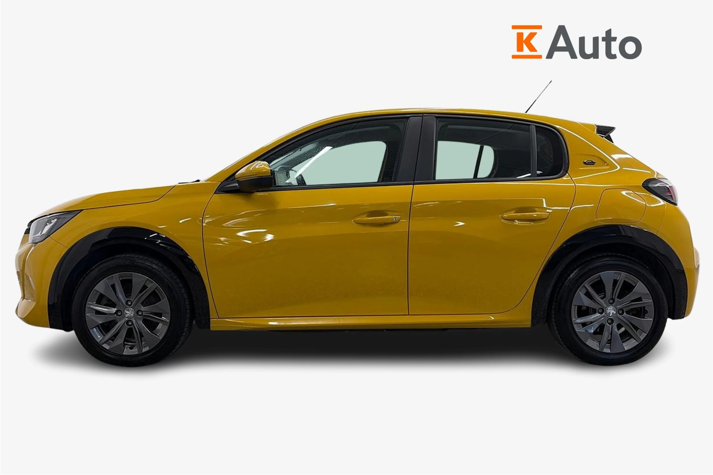 Keltainen Peugeot e-208 2021 kuva 5.