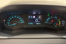 Keltainen Peugeot e-208 2021 kuva 13.