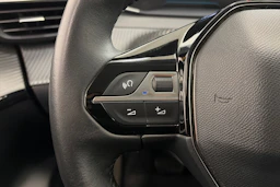 Keltainen Peugeot e-208 2021 kuva 14.