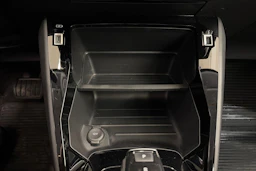 Keltainen Peugeot e-208 2021 kuva 21.