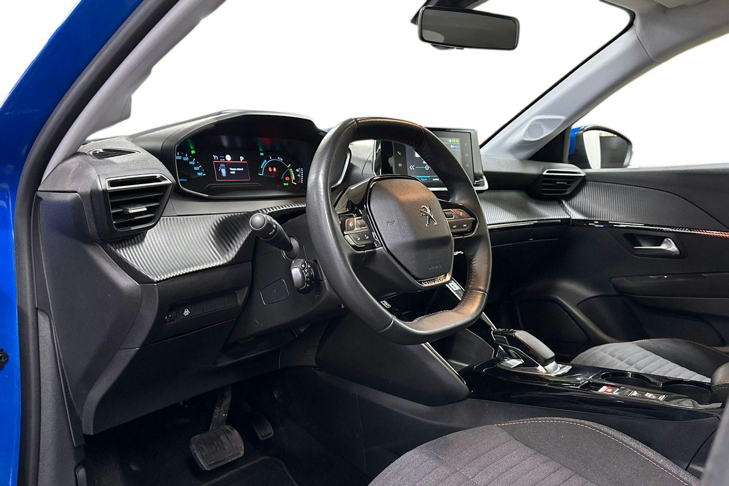 sininen Peugeot e-208 2022 kuva 7.