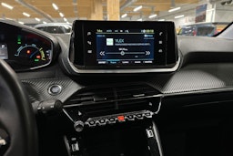 sininen Peugeot e-208 2022 kuva 18.