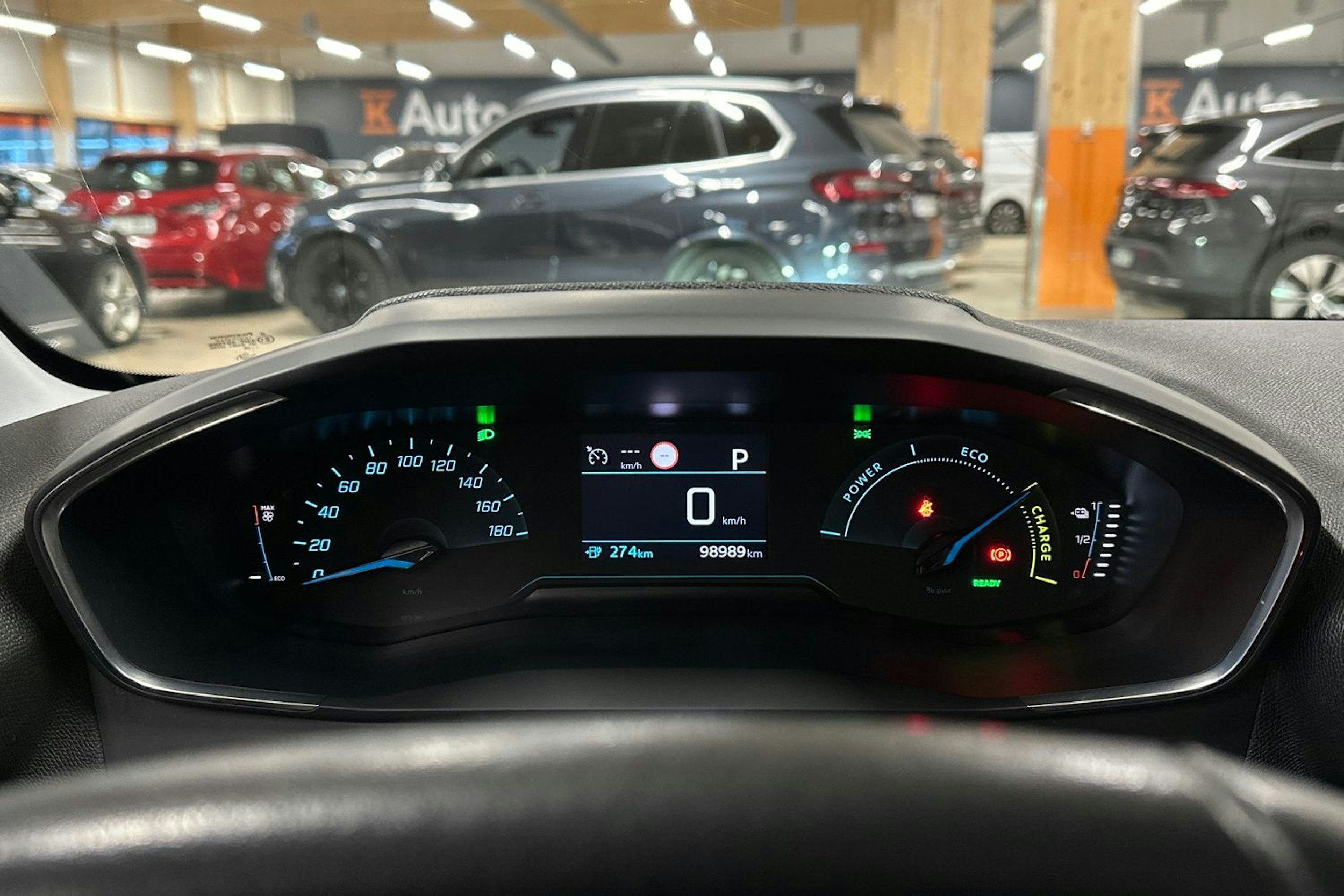 sininen Peugeot e-208 2022 kuva 21.