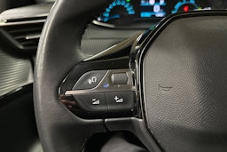 sininen Peugeot e-208 2022 kuva 23.