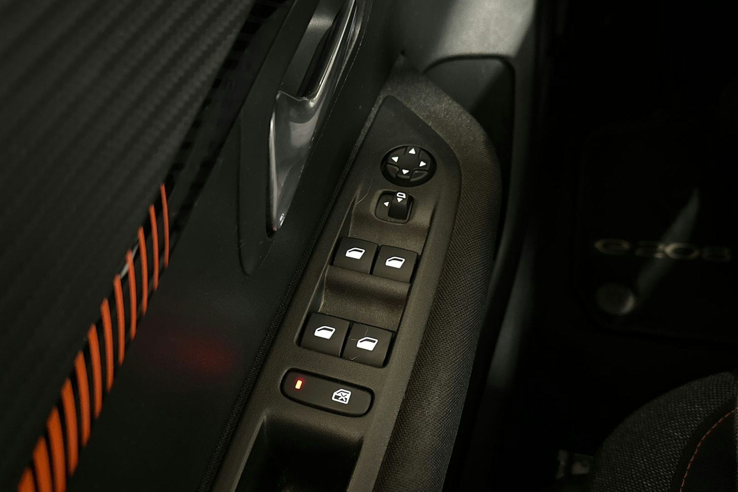 sininen Peugeot e-208 2022 kuva 26.