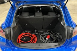 sininen Peugeot e-208 2022 kuva 27.