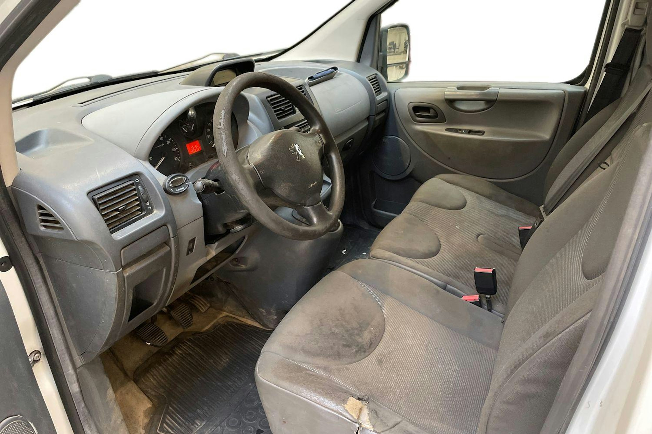 valkoinen Peugeot Expert 2011 kuva 6.
