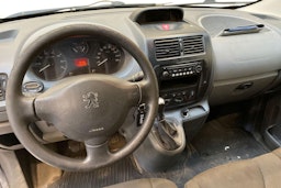 valkoinen Peugeot Expert 2011 kuva 7.