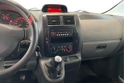 valkoinen Peugeot Expert 2012 kuva 7.