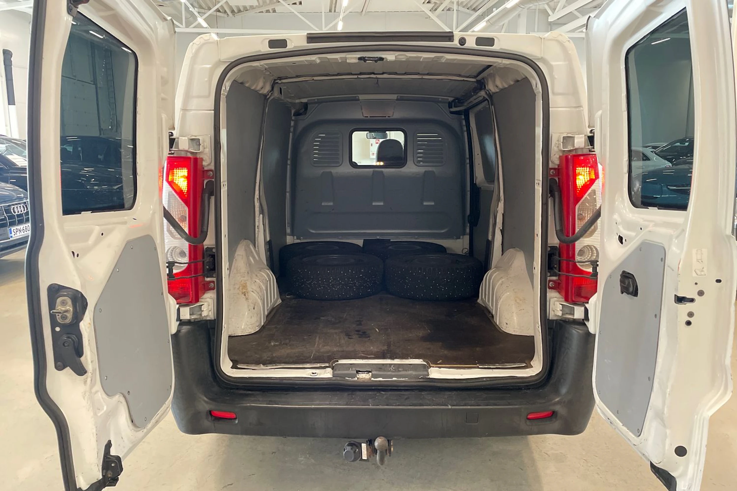 valkoinen Peugeot Expert 2012 kuva 11.