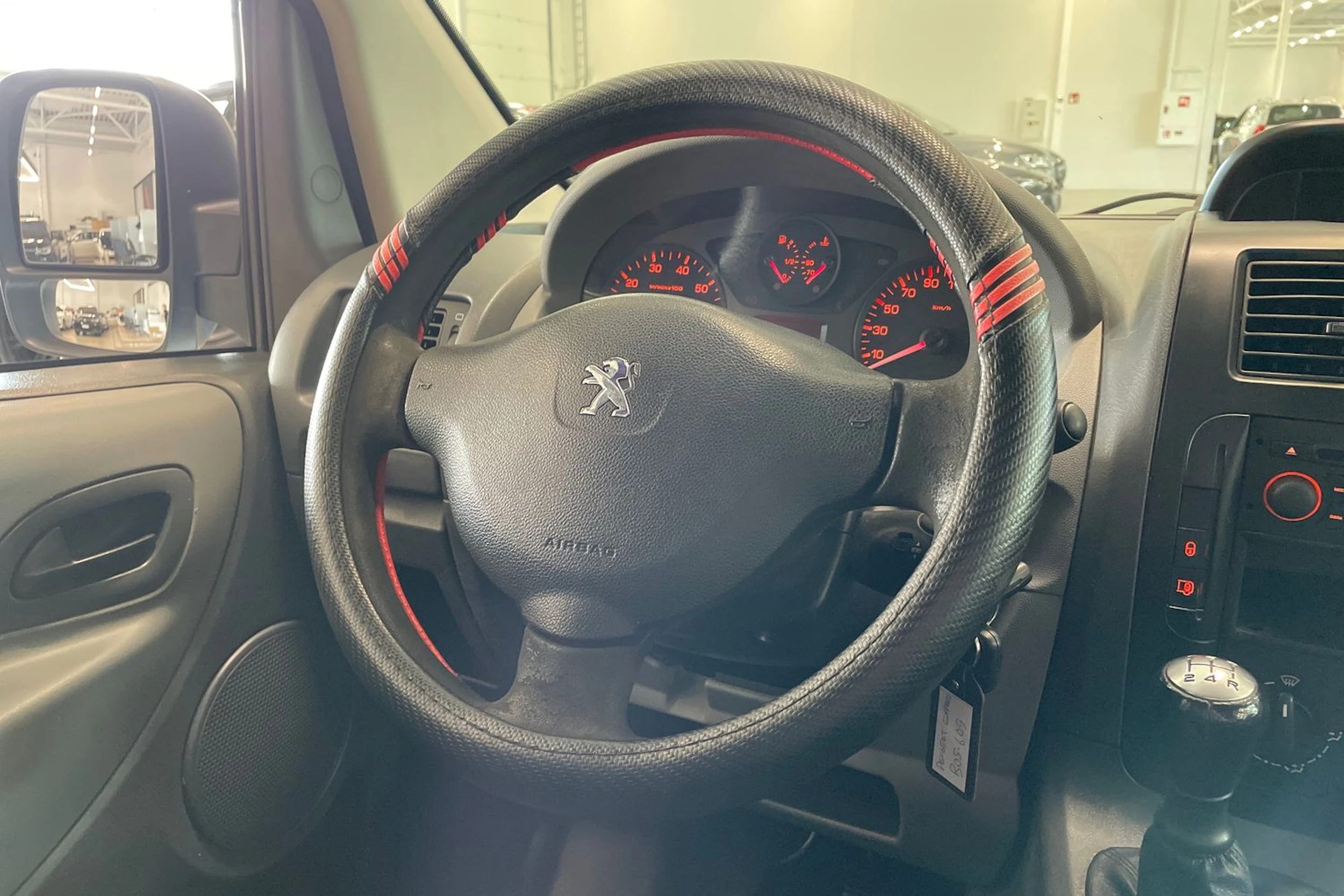 valkoinen Peugeot Expert 2012 kuva 13.
