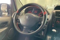 valkoinen Peugeot Expert 2012 kuva 13.