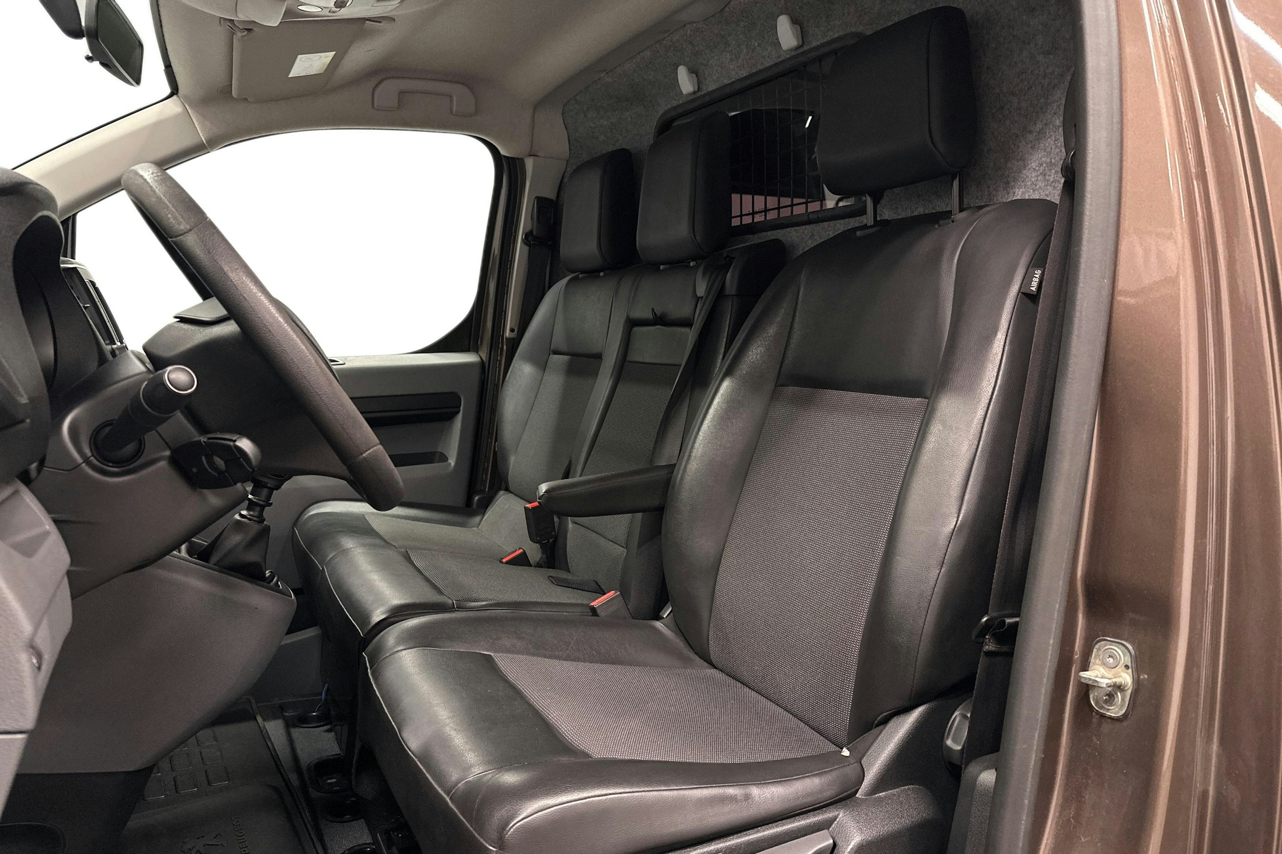 ruskea (beige) Peugeot Expert 2017 kuva 8.