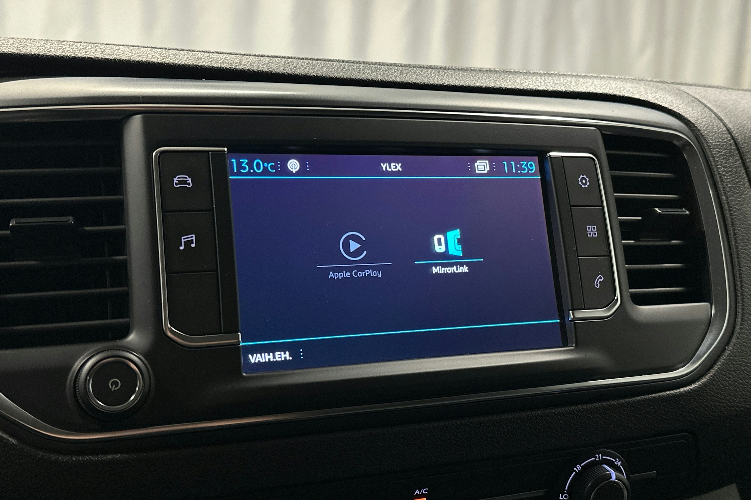 ruskea (beige) Peugeot Expert 2017 kuva 18.