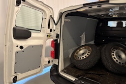 valkoinen Peugeot Expert 2018 kuva 18.